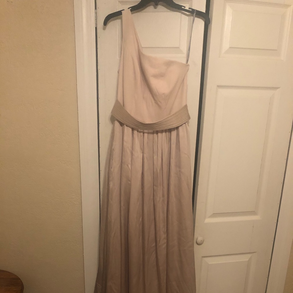 David’s Bridal- Vera Wang White size: 8, beige